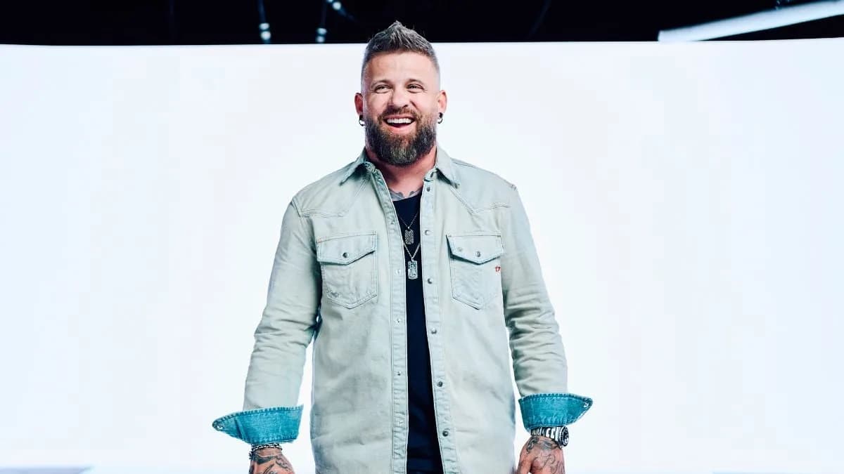 Brantley Gilbert Signs Big Deal: Tattoos Tour Just Got More Exciting!