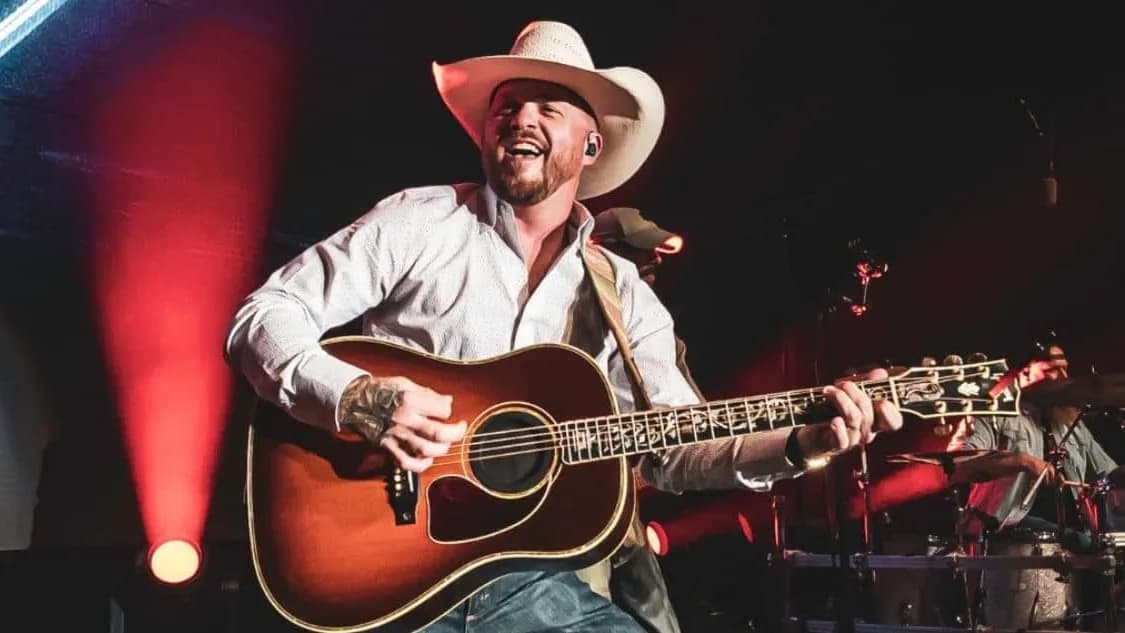 Cody Johnson’s 2025 Tour Goes Quiet: A Burst Eardrum Sidelines the Superstar