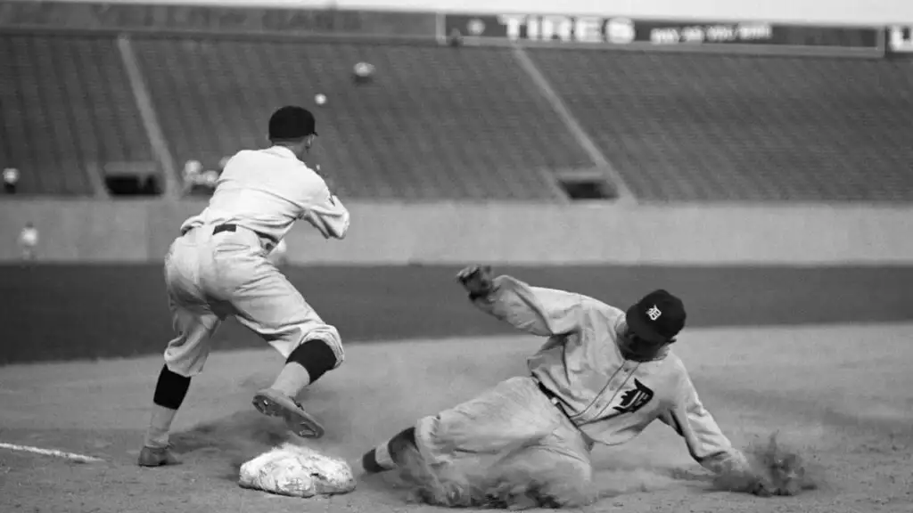 Ty Cobb's Daring Home Steal: The Day Baseball Became a Mind Game