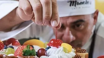 Baked with Love: One Bakery's Heartwarming Mission to Bring Joy to the Homeless