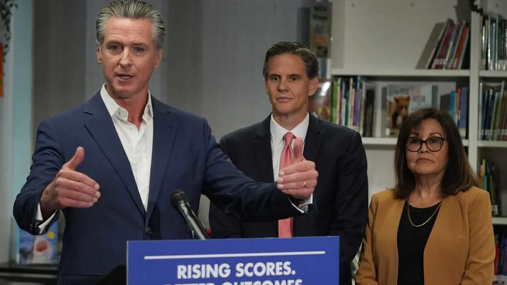 California's Reparations Rollercoaster: Agreements, Vetoes, and a Whole Lotta Drama!