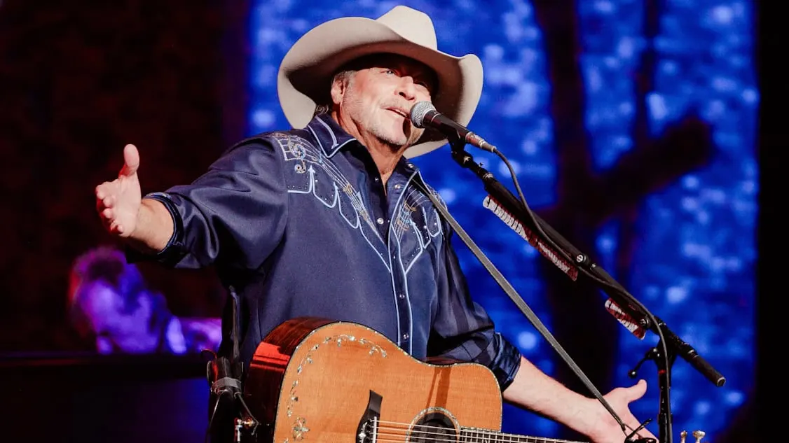 Alan Jackson’s Grand Farewell: 55,000 Tickets Vanish as Fans Flock to Nashville!