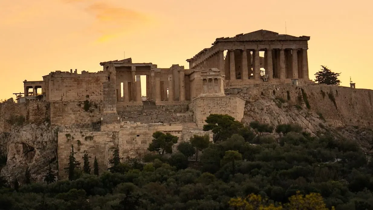The Parthenon Unveiled: An Ancient Wonder Finally Back in Style!