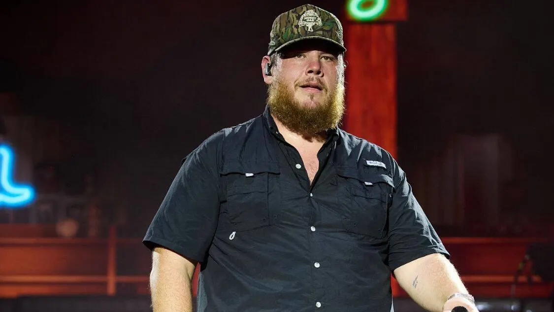 Luke Combs Hits the Strip: A New Venue with a Taste of Country!