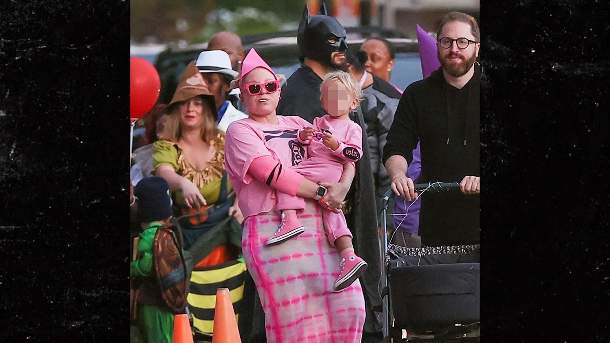 Sia's Halloween Shenanigans: A Costume Party Turned Custody Battle Drama!