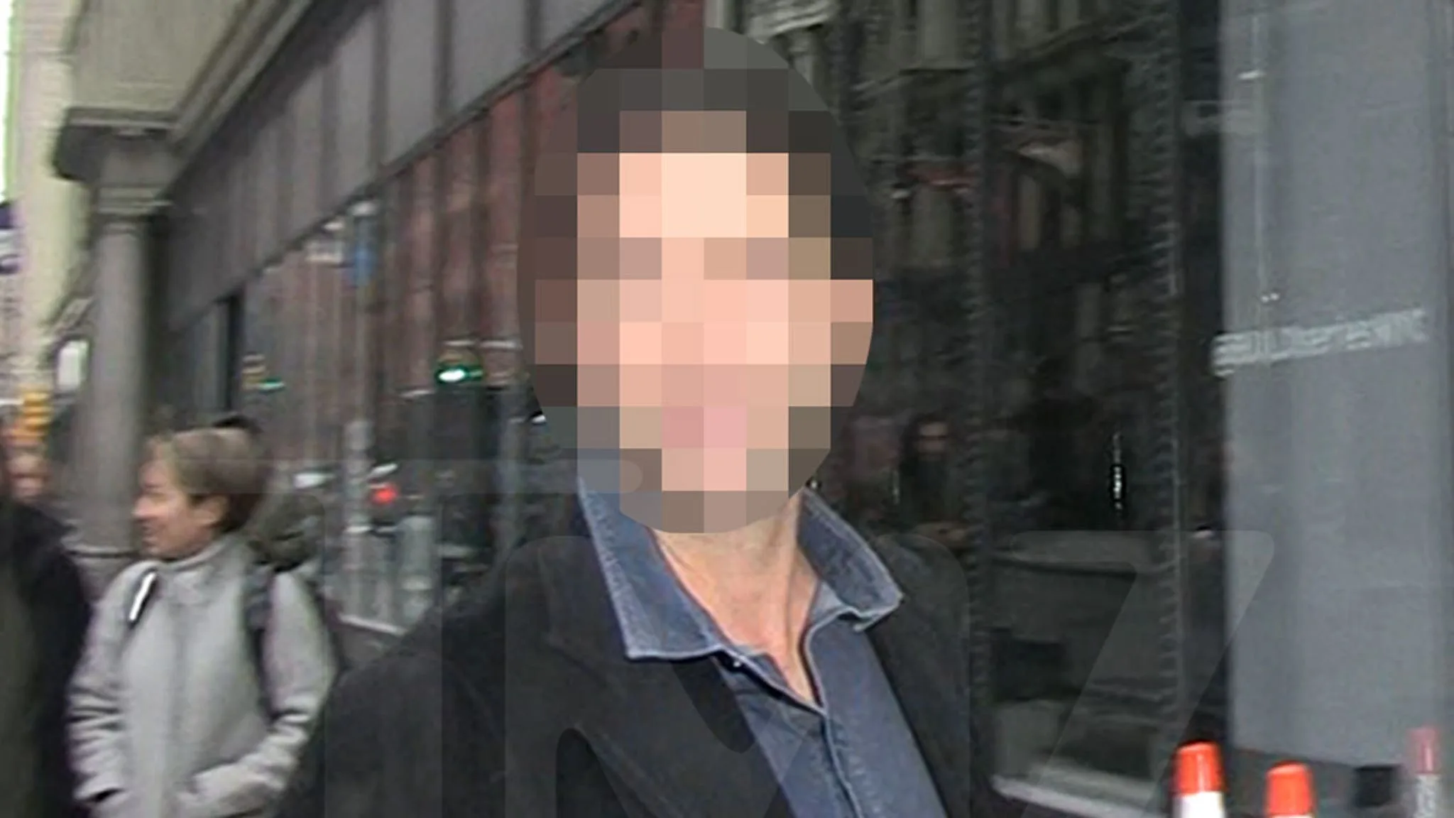 Guess Who? This '90s Sitcom Star Still Has a Fan Club!