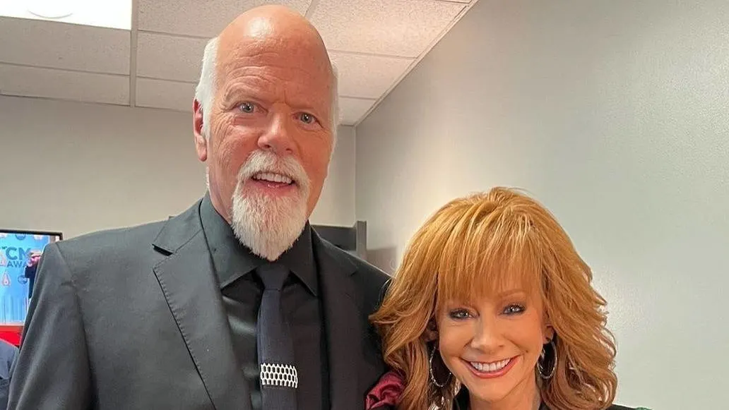 Reba McEntire and Rex Linn: Breaking Wedding Traditions One Comfort-Filled Day at a Time!