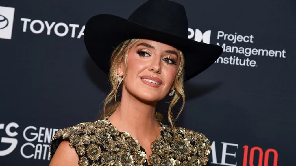 Lainey Wilson: The Secret Songwriter Crafting Country Hits Behind the Scenes!