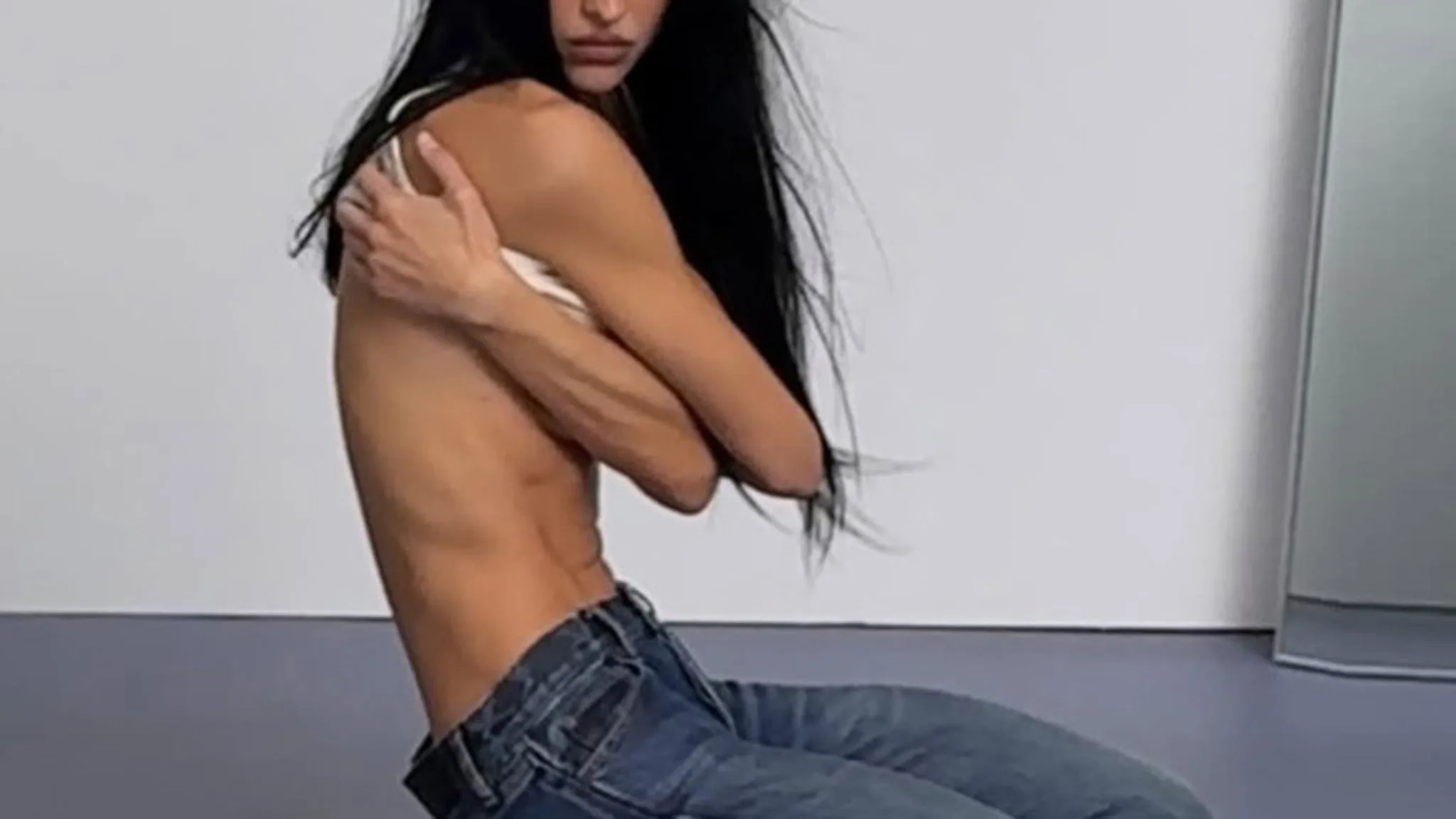 Denim Dilemma: Can You Guess This Model's Famous Ties?