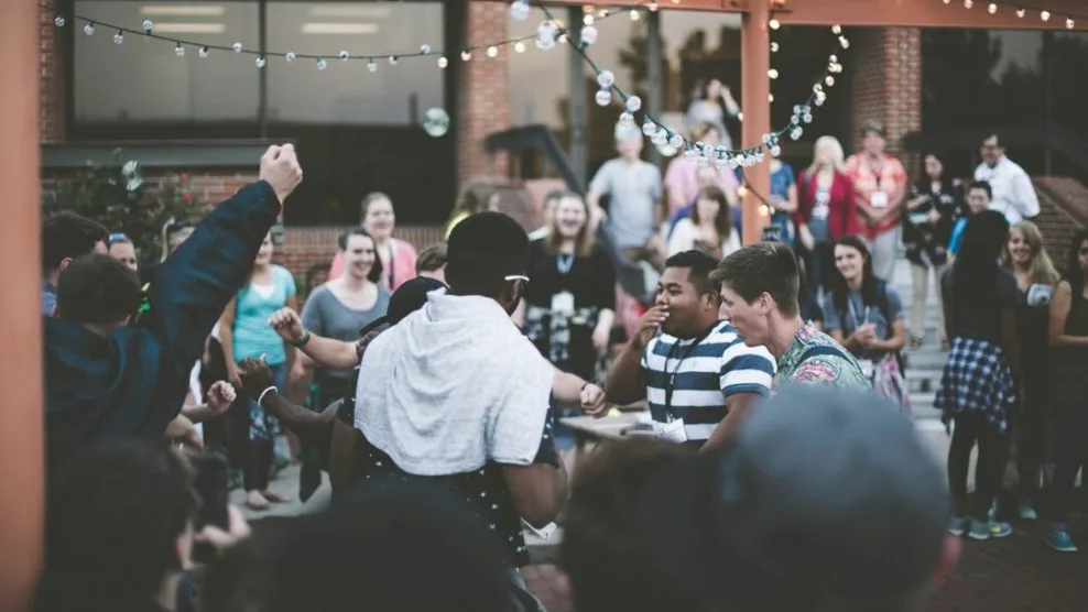 Disconnect to Connect: The Rise of Phone-Free Events You Have to Experience!