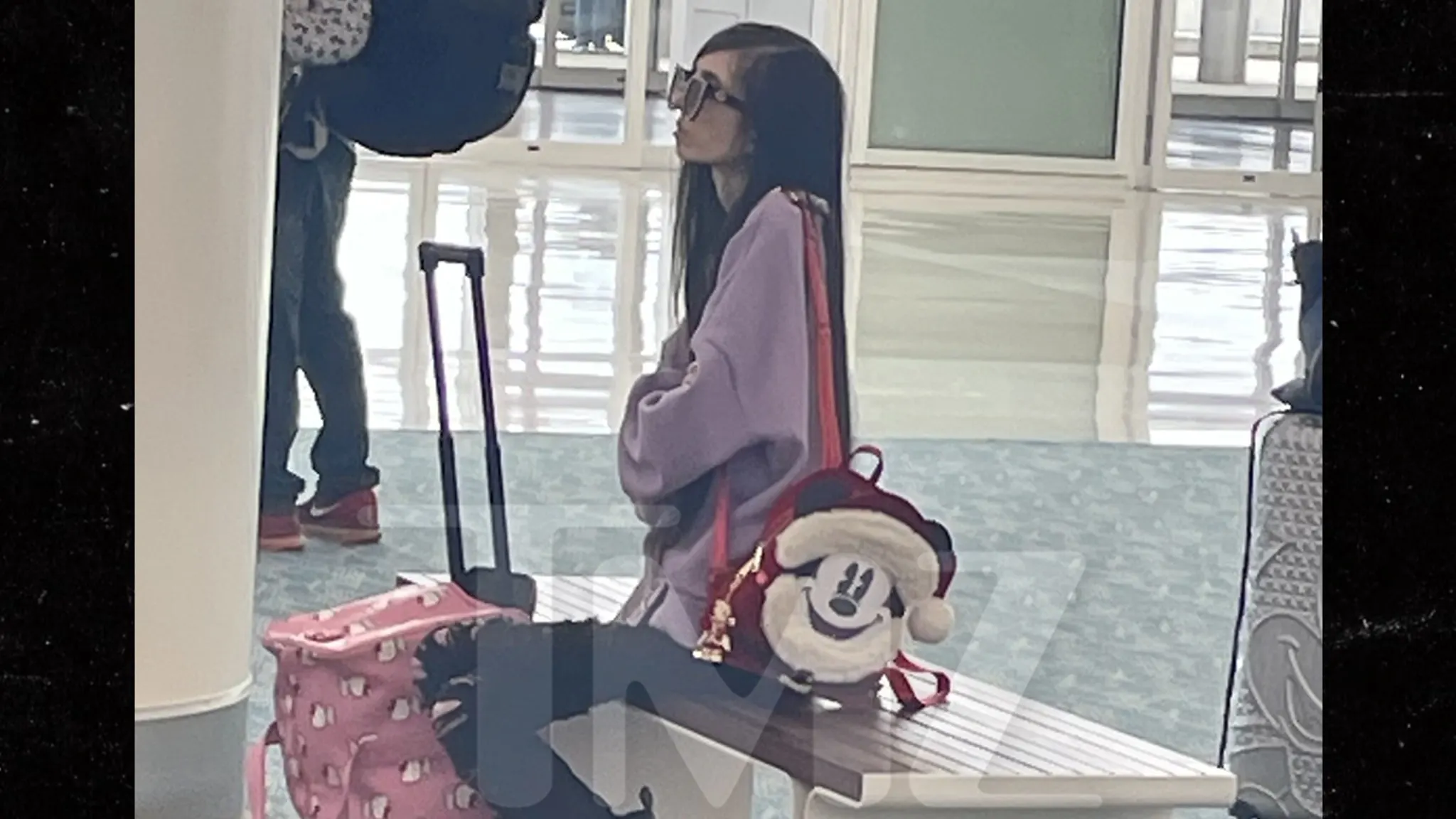 Eugenia Cooney’s Soaring Concerns: A Troubling Airport Sighting Sparks Health Worries