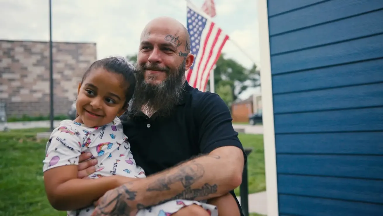 Tiny House, Big Heart: How a Veteran Reclaimed His Daughter and Life