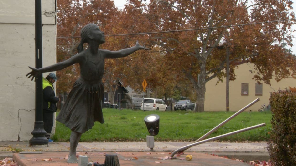 Dancing Into the Night: Sacramento's Beloved Statue Goes Missing!