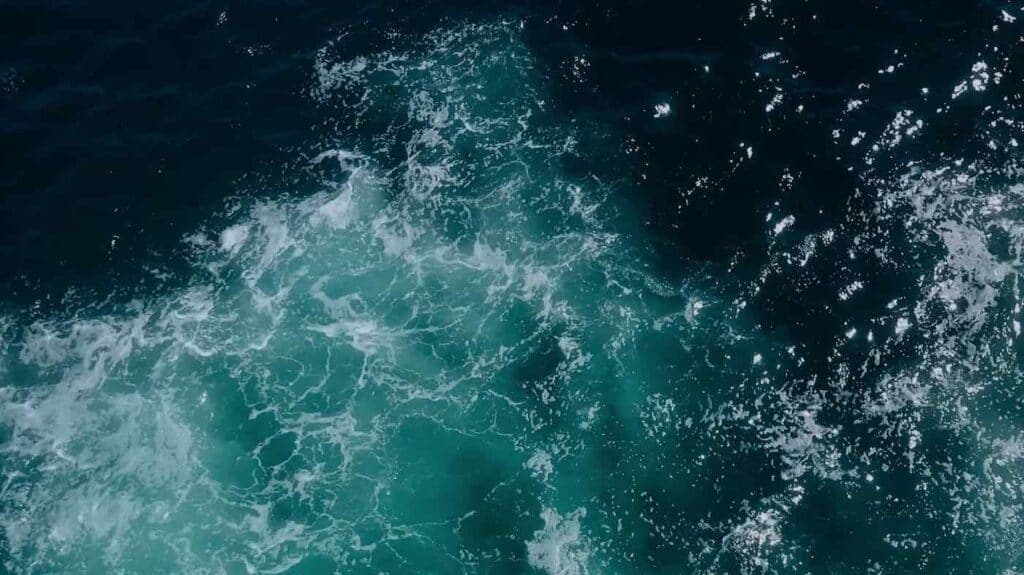 Turning Tides: How a New Desalination Plant is Making Water and Fuel from Seawater for Pennies!