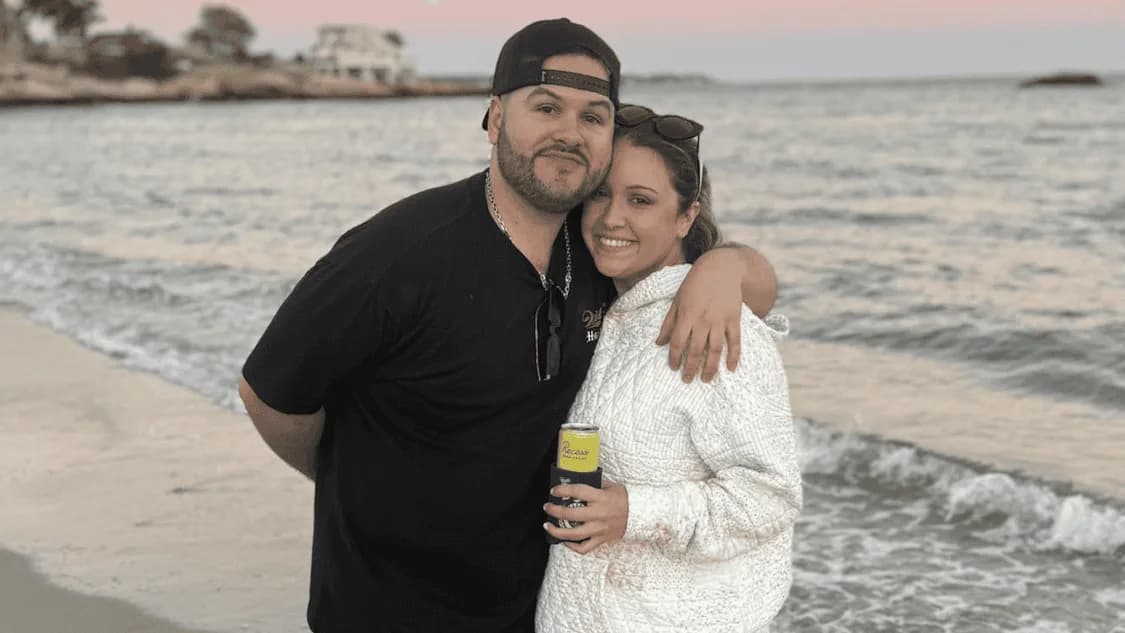 Strumming Into Love: How Alexandra Kay Found Happiness with Her Guitar Player