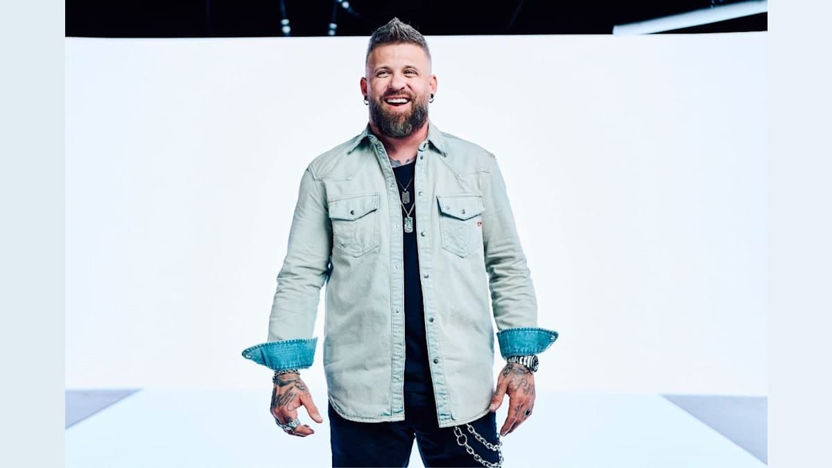 Brantley Gilbert Signs Big Deal: Tattoos Tour Just Got More Exciting!