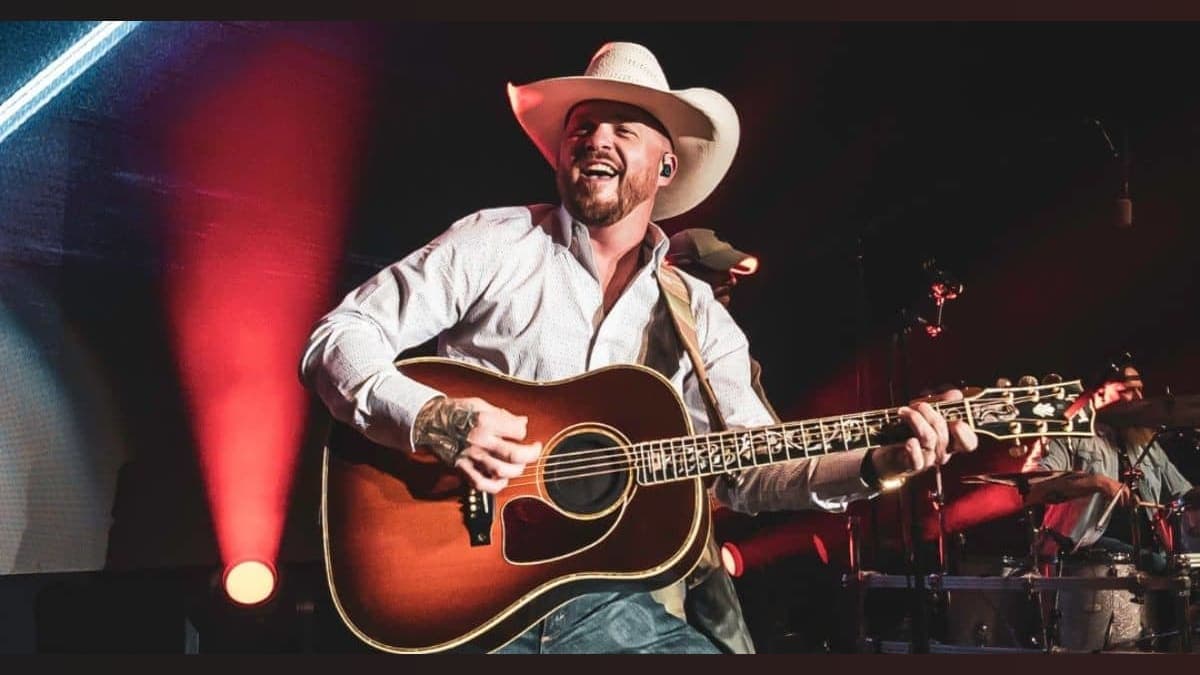 Cody Johnson’s 2025 Tour Goes Quiet: A Burst Eardrum Sidelines the Superstar