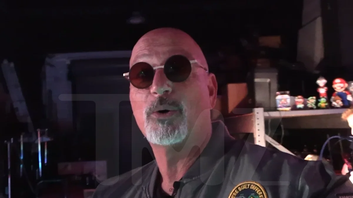 Howie Mandel Levels Up: Gaming, Gold Medals, and a New League!