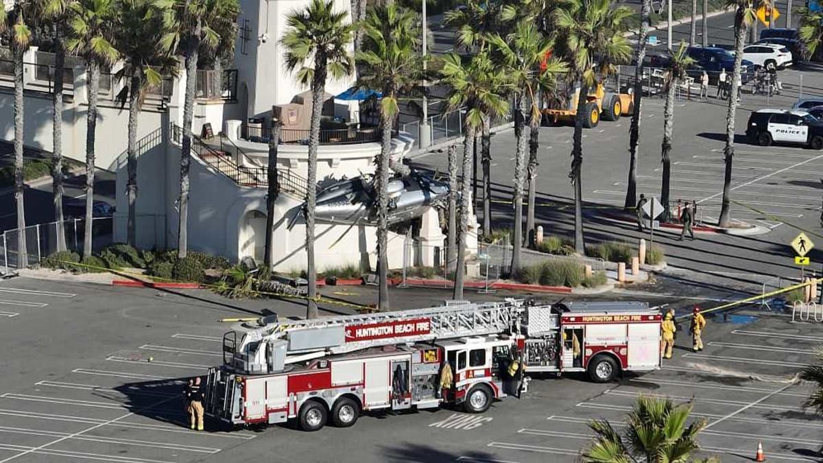 Helicopter Crash Turns Beach Day into a Shocking Rescue Scene!