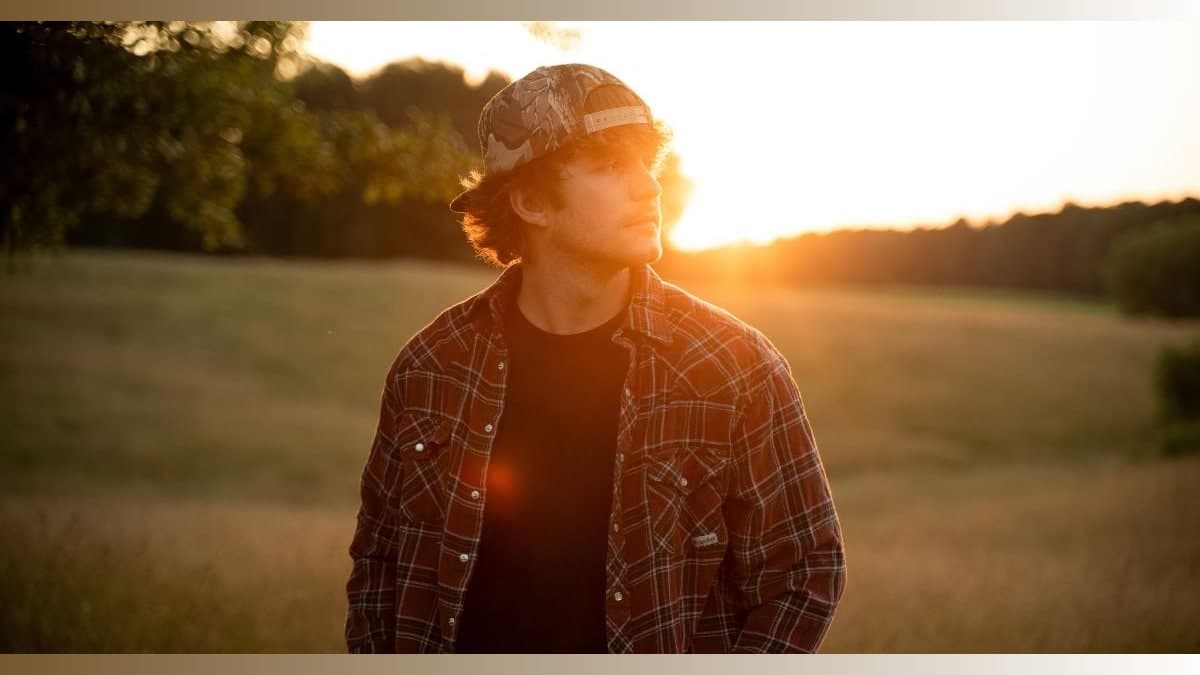 Noah Hicks Launches Major-Label Debut: Small Town Stories Take Center Stage