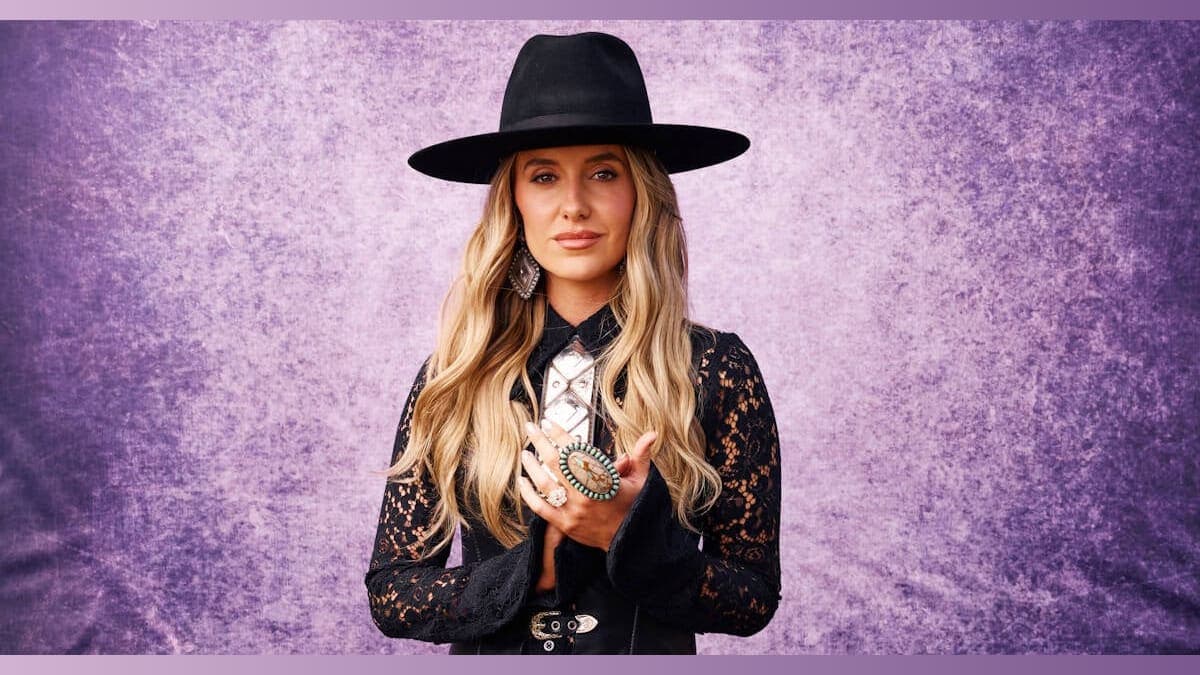 Lainey Wilson: The Roast is On at the CMA Awards!