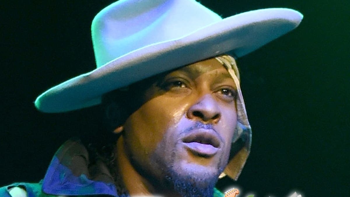 In Memoriam: D'Angelo's Legacy Lives On Through Heartfelt Tributes