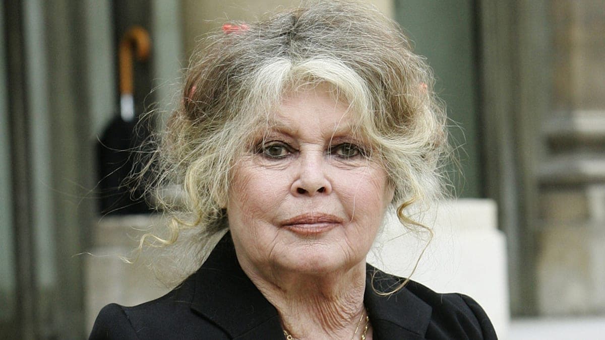 Brigitte Bardot’s Hospital Drama: The Serious Illness Behind the Glamour!