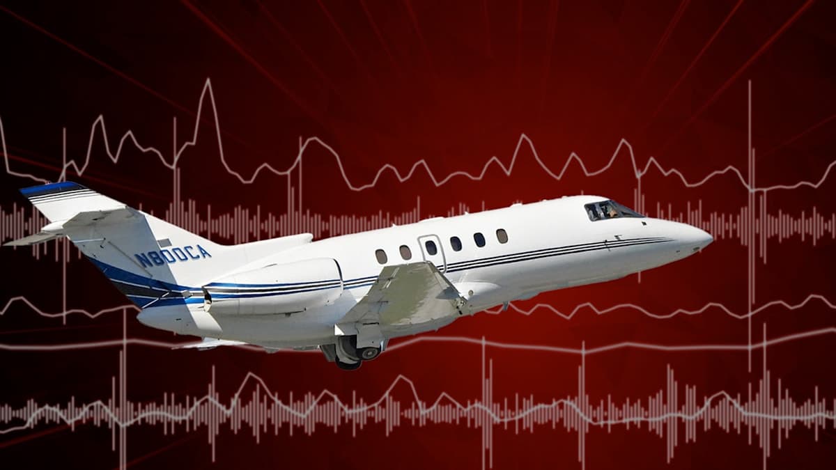 Pilot Panic: A Hawker's Last Words Before a Tragic Crash