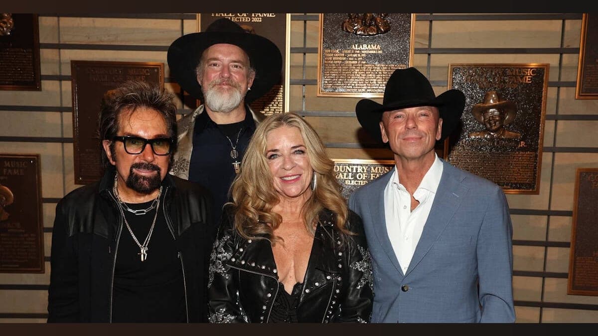 Three Country Legends: One Night, Infinite Emotion at the Hall of Fame