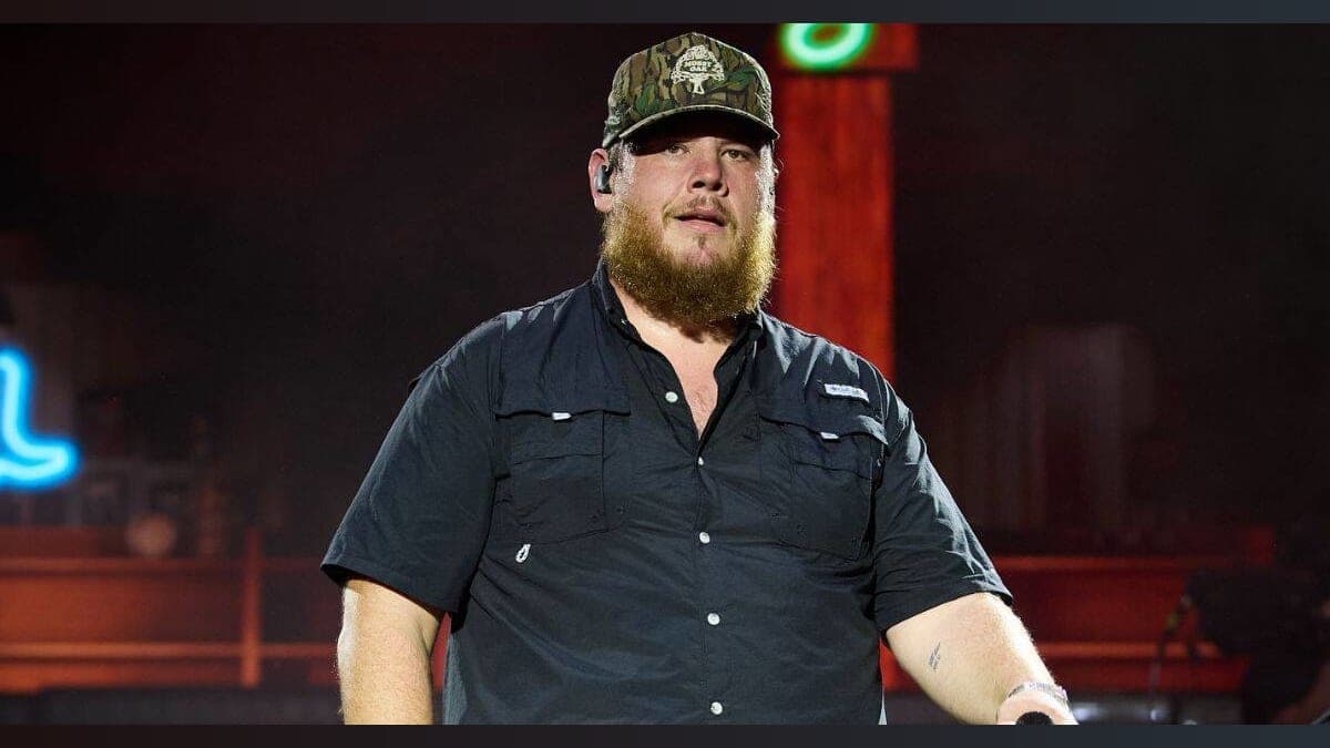 Luke Combs Hits the Strip: A New Venue with a Taste of Country!