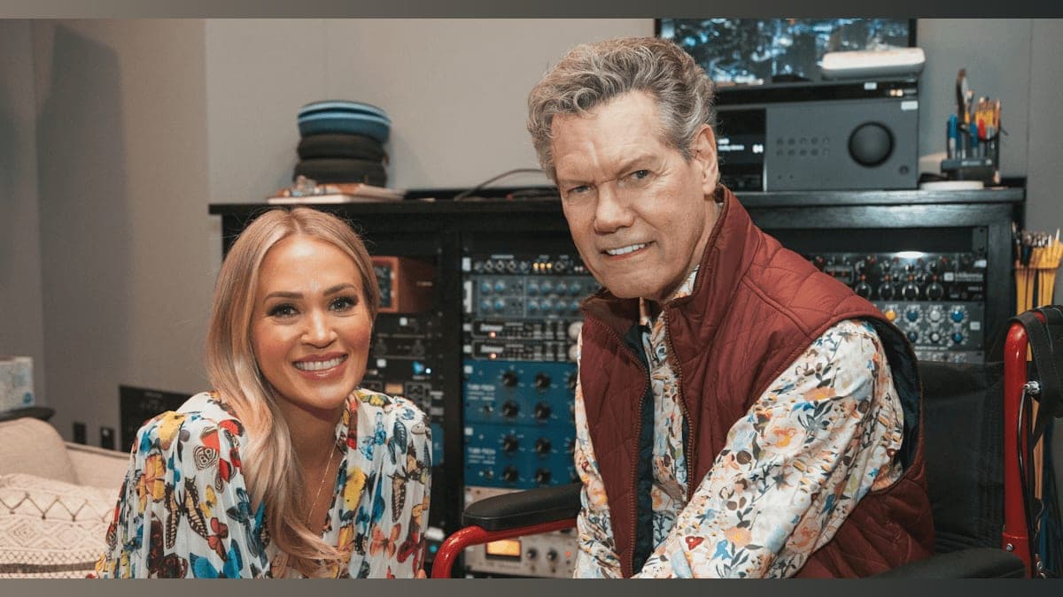 When Country Legends Collide: Randy Travis and Carrie Underwood's Heartfelt Harmony
