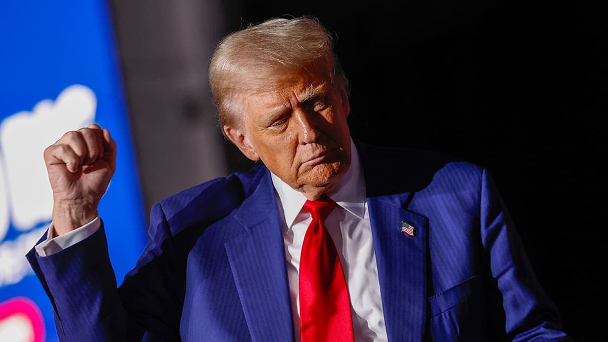 Trump Turns Diplomacy Into a Dance-Off with Malaysian Prime Minister!