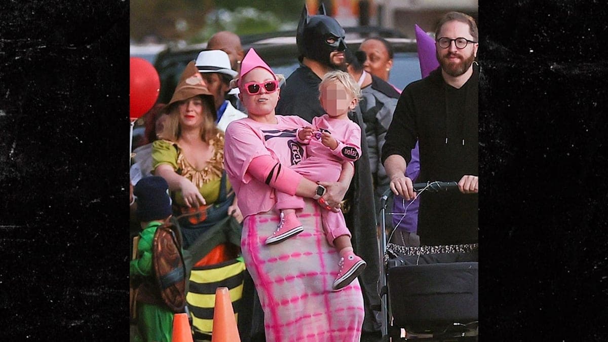 Sia's Halloween Shenanigans: A Costume Party Turned Custody Battle Drama!