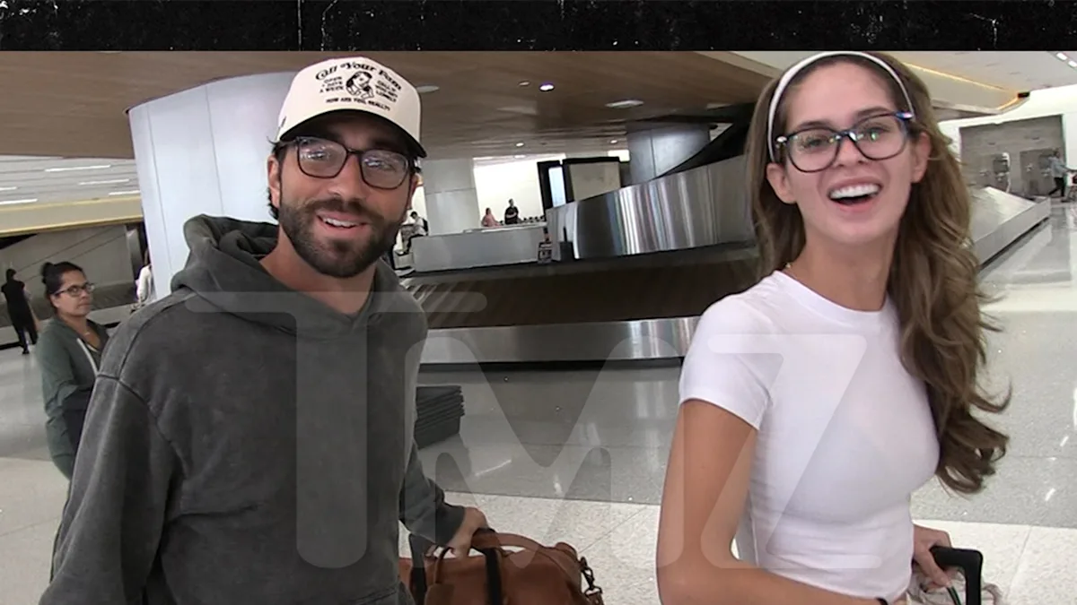 Joey Graziadei Runs the NYC Marathon—But When’s the Wedding?