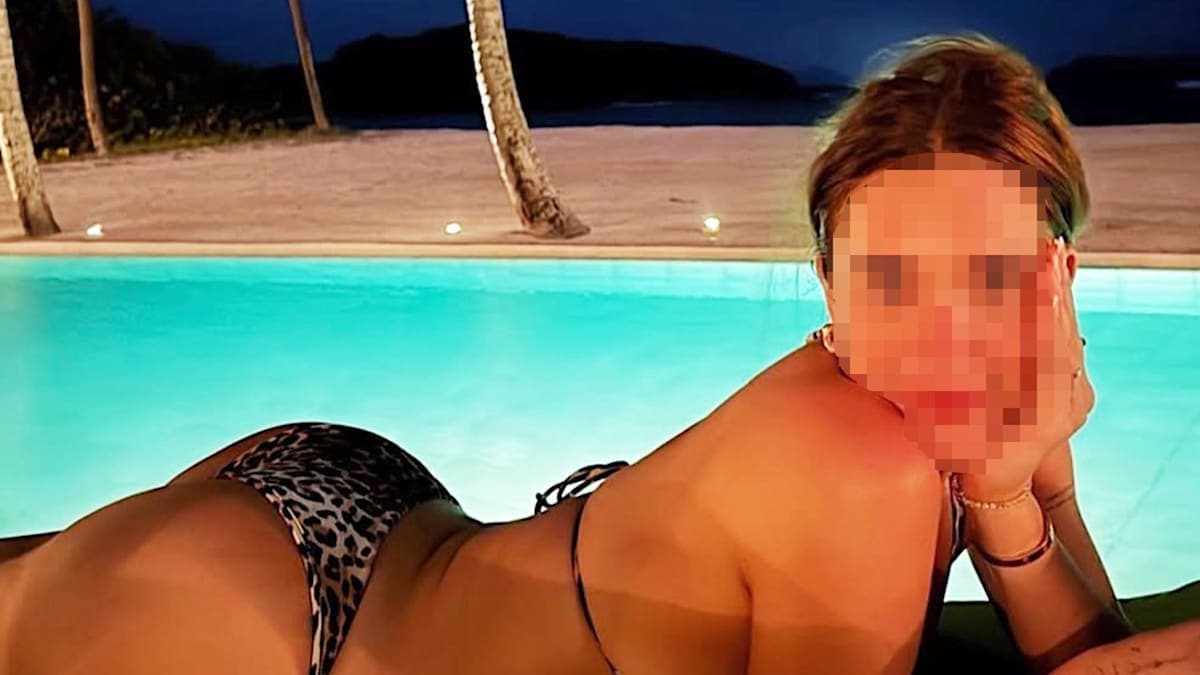 Who Wore It Best? The Sultry Mystery of the Poolside Star in Animal Print!
