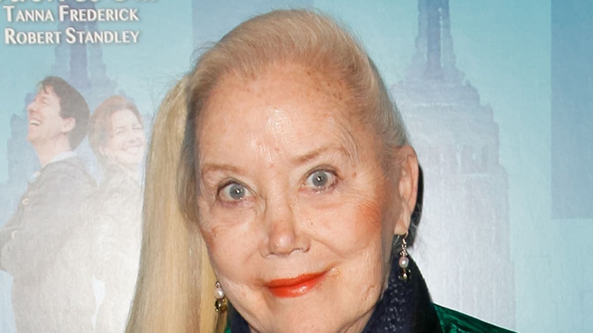 Sally Kirkland: Golden Globe Fame Meets Heartfelt Struggle in Hospice Care