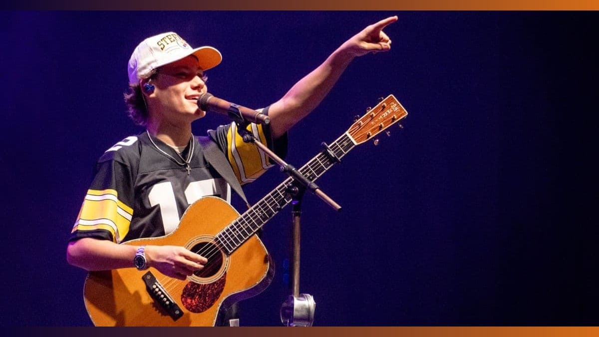 Maddox Batson: From TikTok to Touring the Globe in 2026!