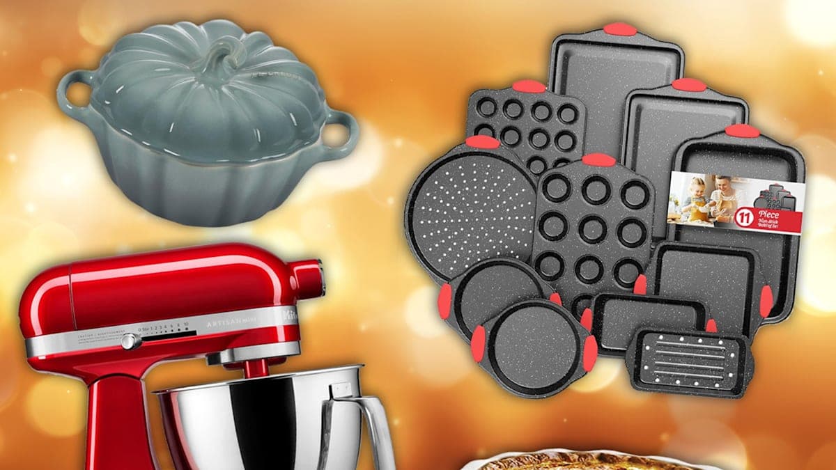 Deck the Halls and Your Kitchen: The Ultimate Holiday Baking Gear Revealed!