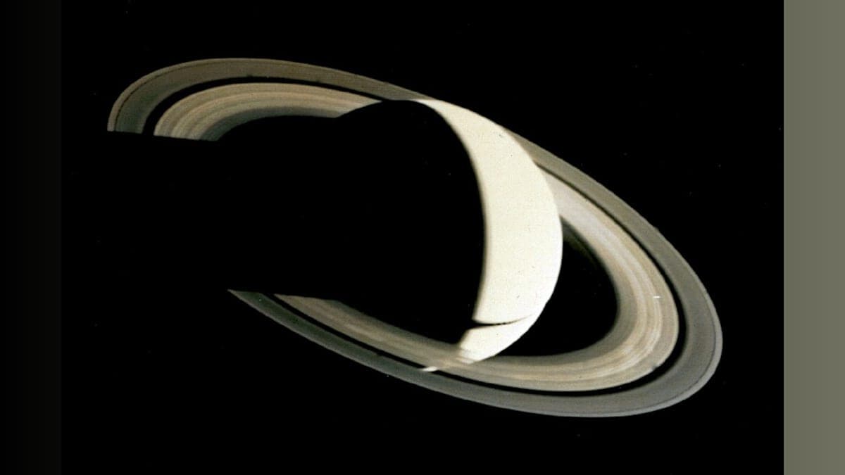 Exploring History: From Saturn's Rings to Abbey Road's Legacy!