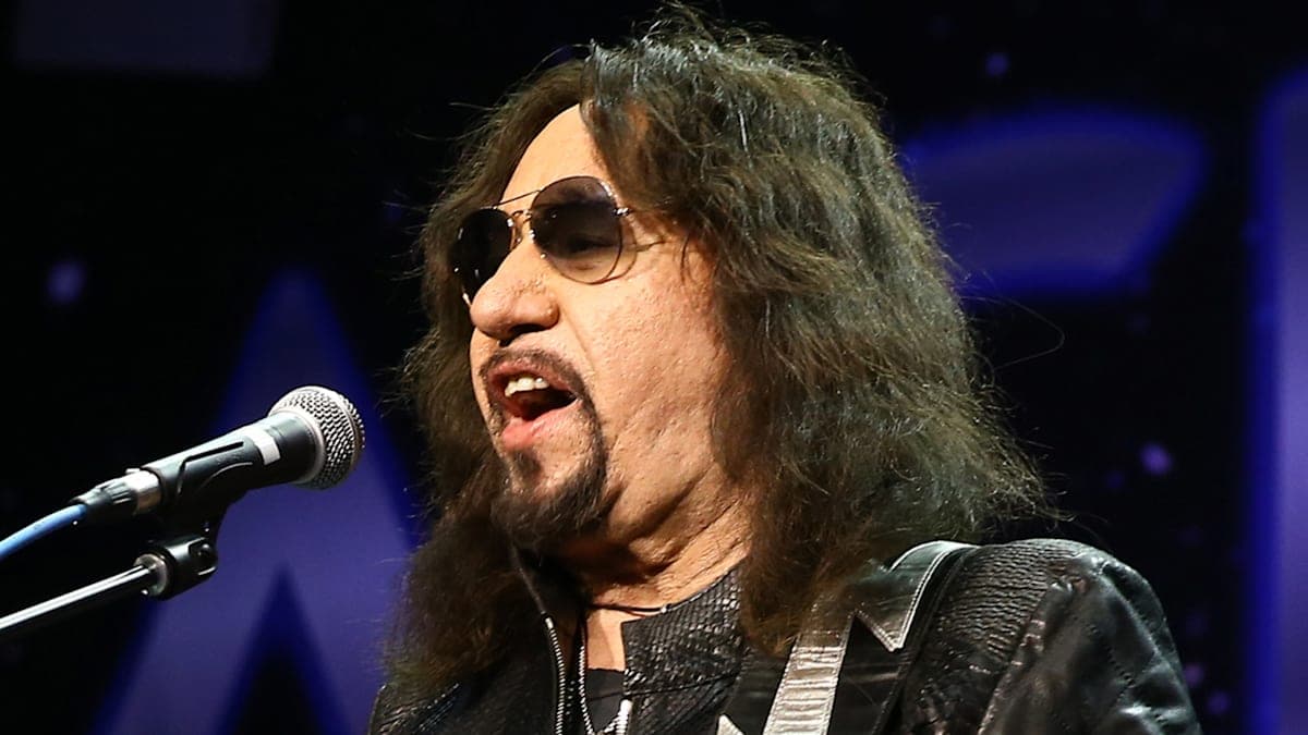 KISS Rocks On: A Tribute to Ace Frehley at Their Emotional Concert