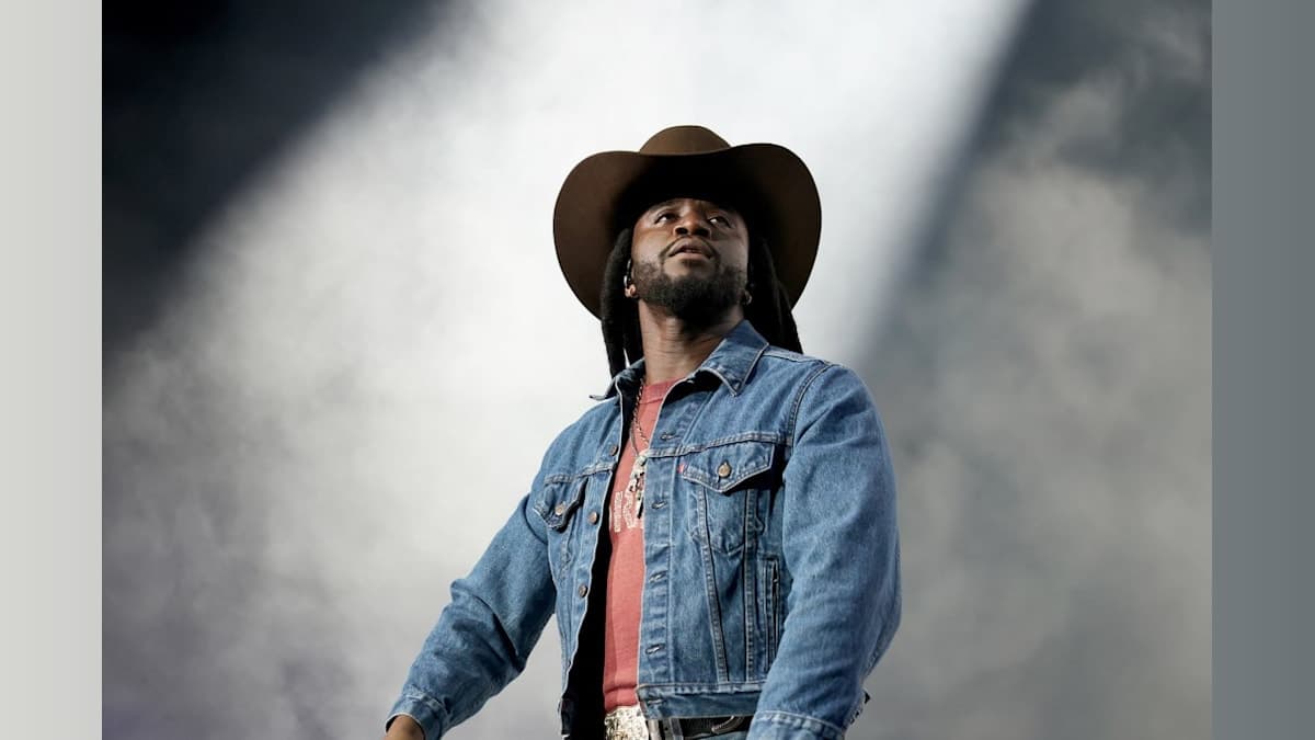 Country Music Gets a Refresh: CMA Awards Nominees Challenge the Norm!