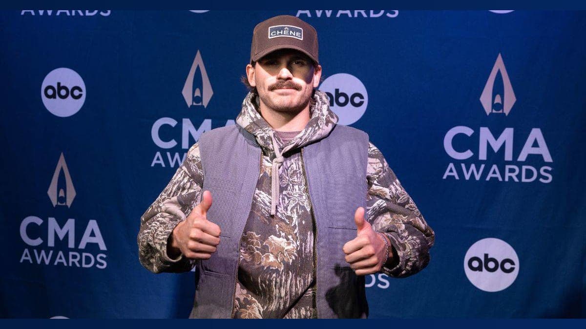 Tucker Wetmore's Big CMA Night: A Dream Come True with Mom by His Side!