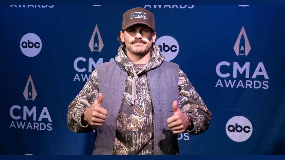 Tucker Wetmore's Big CMA Night: A Dream Come True with Mom by His Side!