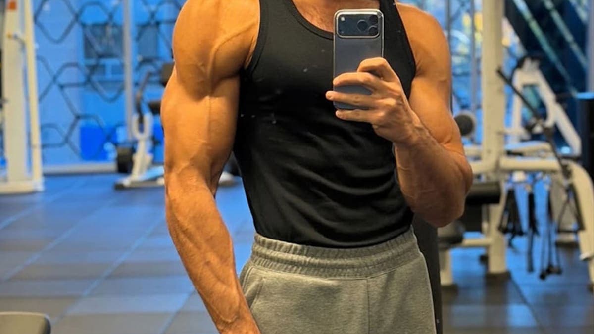 Flexin’ for Thanksgiving: Can You Guess This Hollywood Hunk?