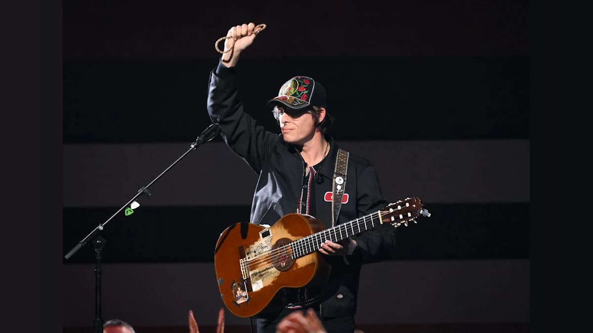 Stephen Wilson Jr. Steals the Show at the 2025 CMA Awards with Heartfelt Debut
