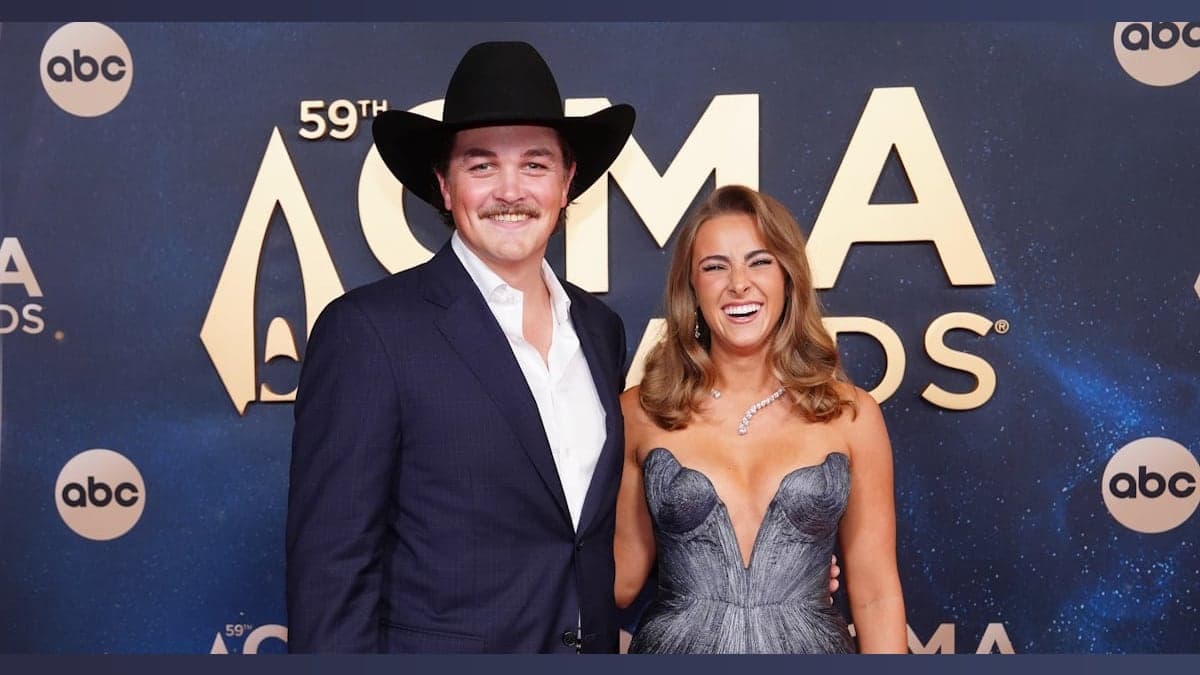 Zach Top and Amelia Taylor: Country’s Hottest Couple Steals the Spotlight at the CMA Awards!
