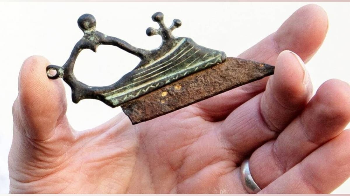 A 2,000-Year-Old Razor: The Sharpened Secret of Roman Grooming Hits the Auction Block!