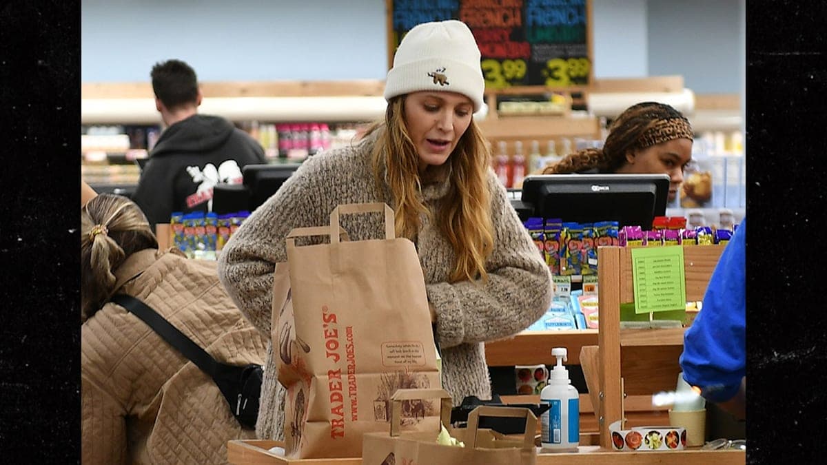 Blake Lively Spotted at Trader Joe's: Legal Woes Meet Grocery Aisles!