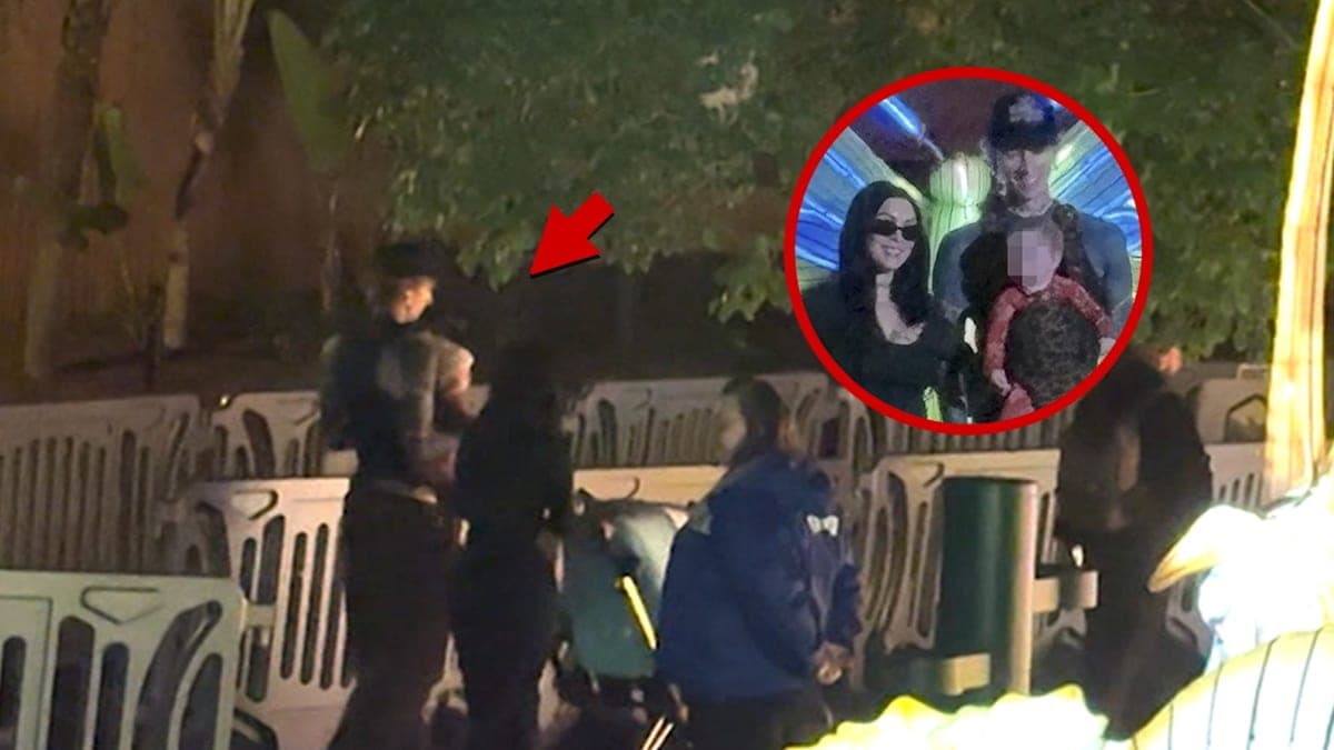 Megan Fox and Machine Gun Kelly: A Family Reunion at the Zoo Lights!