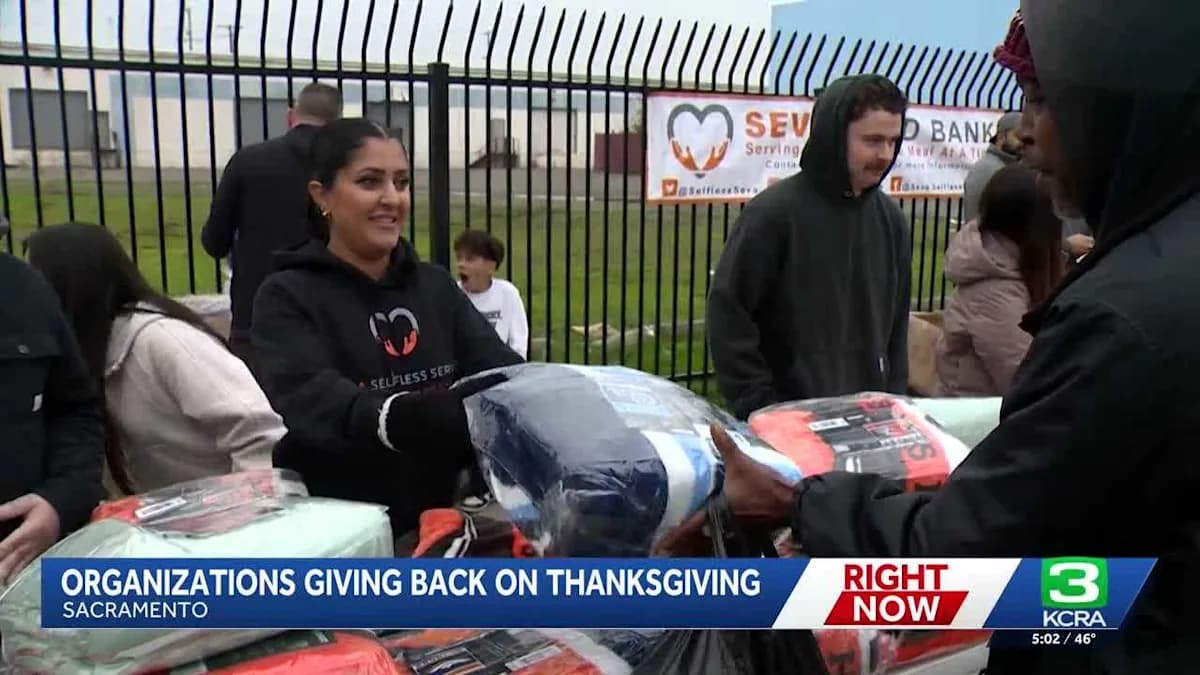 Serving Up Kindness: How Volunteers Make Thanksgiving Warm for All
